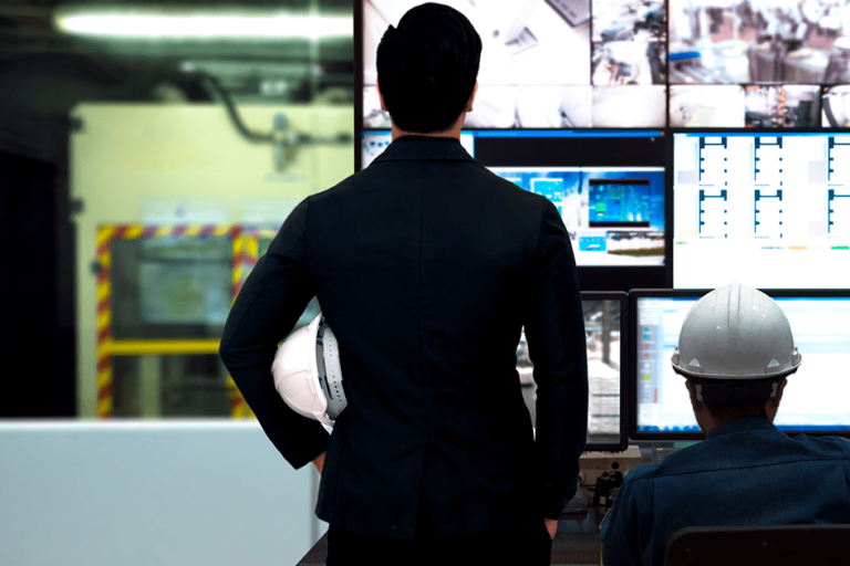 fabrica con sistema de automatización industrial