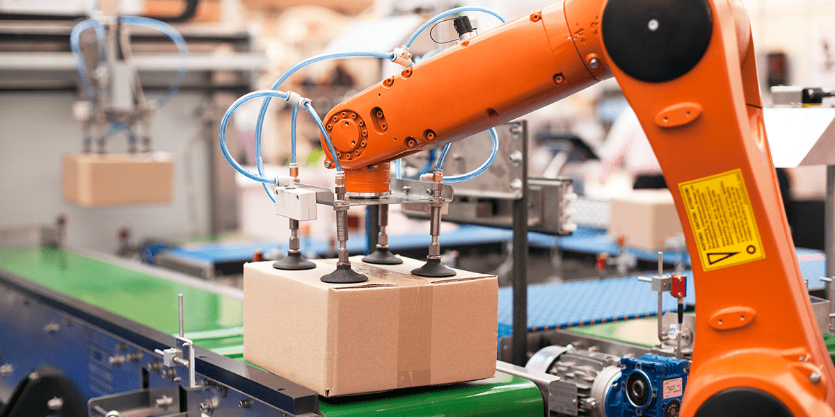 brazo robótico realizadno un tipo de automatización industrial